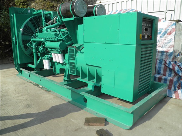 龙门出租发电机 发电机组厂家：柴油发电机组的控制屏的作用是什么？