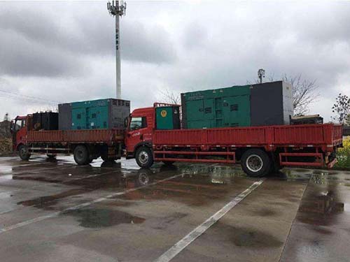 龙门涂抹密封胶后，需要等待多长时间才能安装水冷式机油散热器密封件？